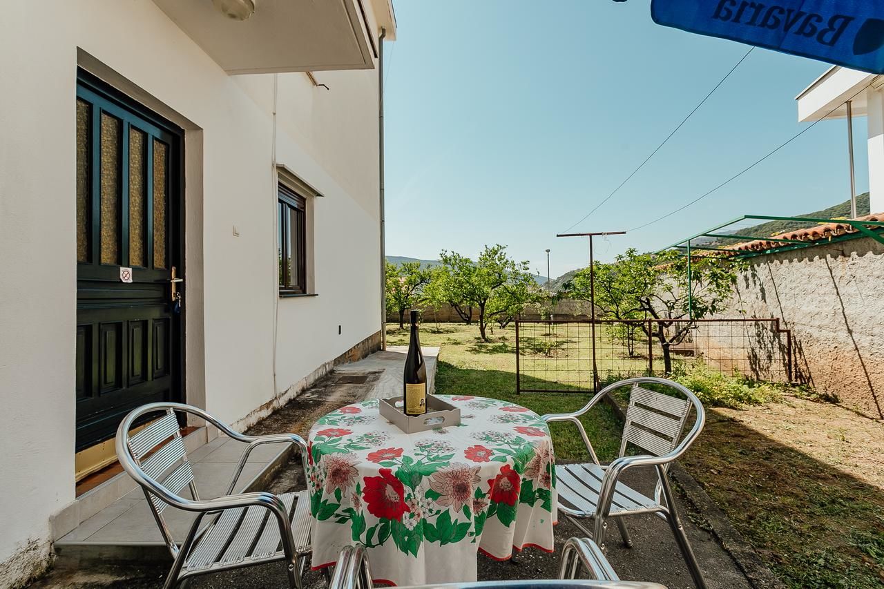 Апартаменты Apartmani Veselinovic Херцег-Нови